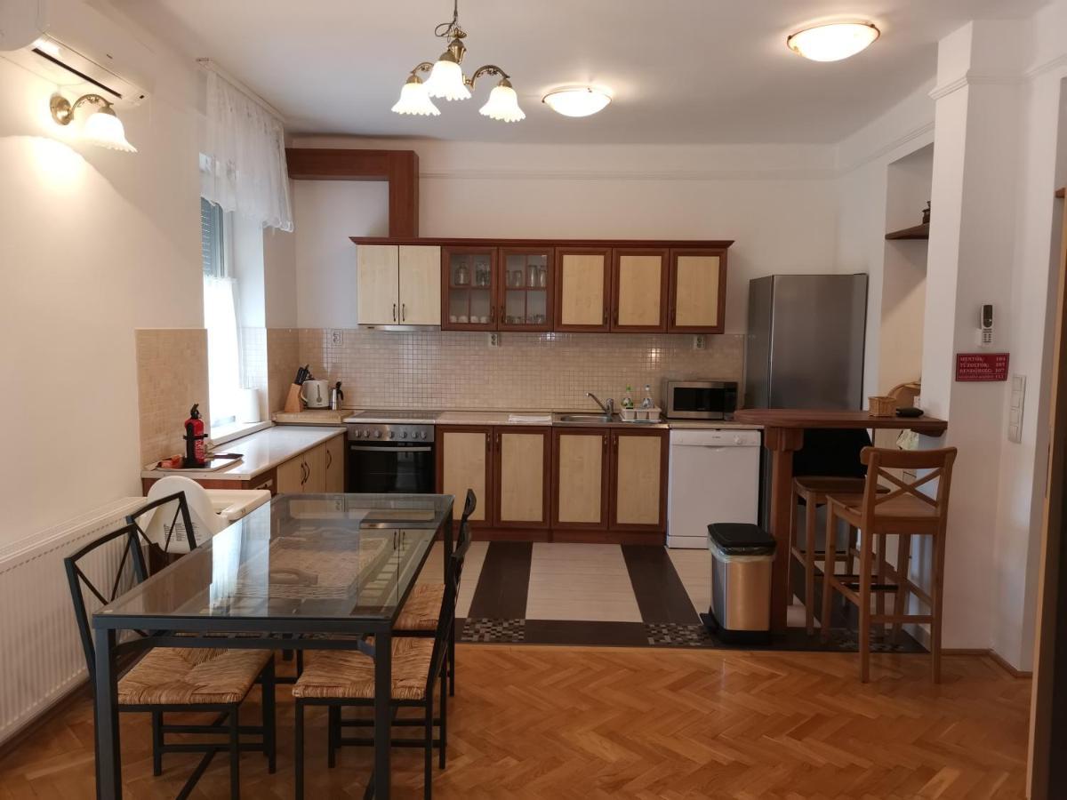 Sugar Apartman ديبريتْسين المظهر الخارجي الصورة
